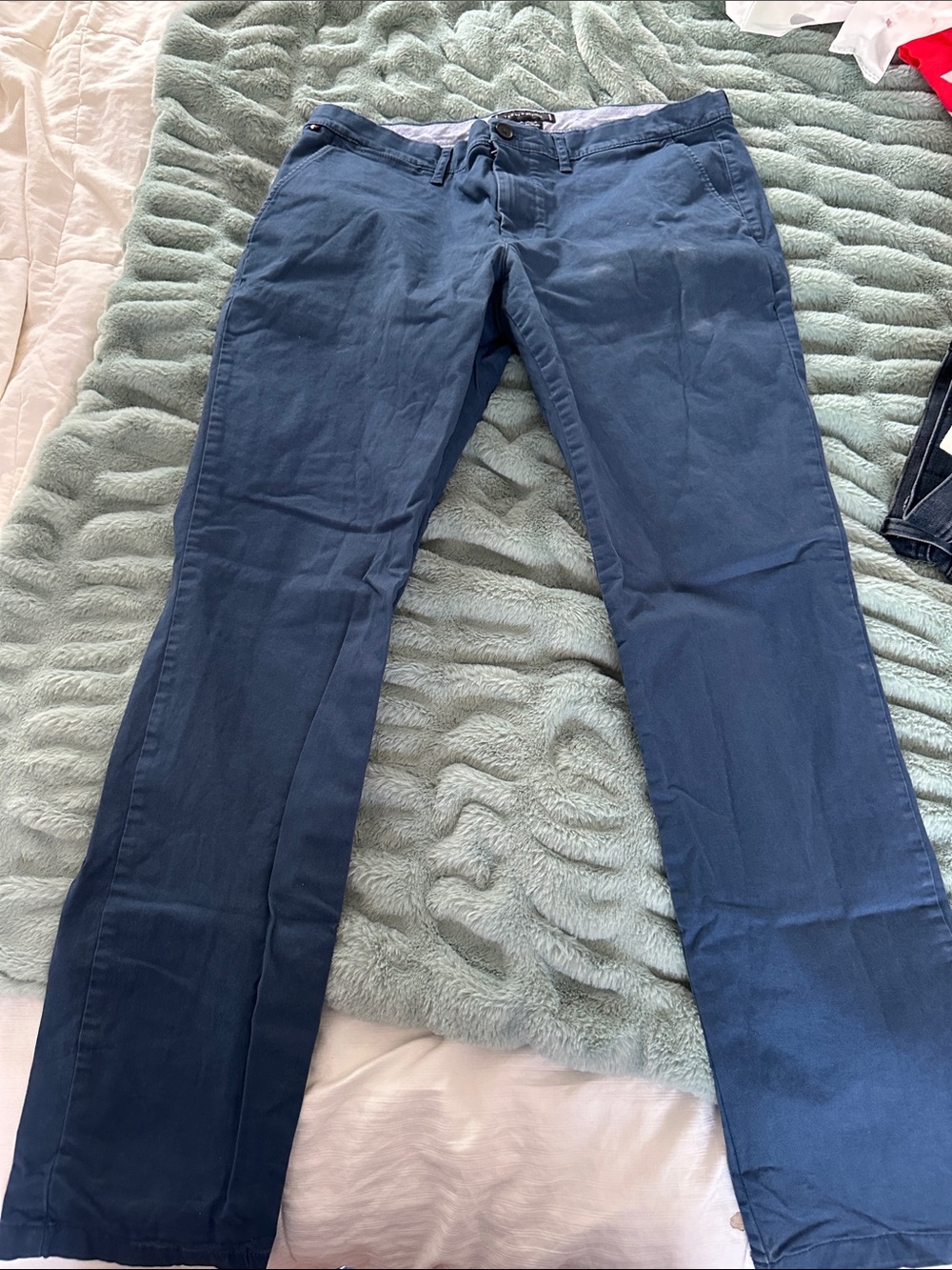 Tommy Hilfiger Slim Fit Stretch Chinos in Navy